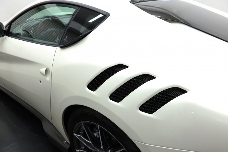 フェラーリ F12 TDF 世界限定799台 正規ディーラー車 特別外装色
