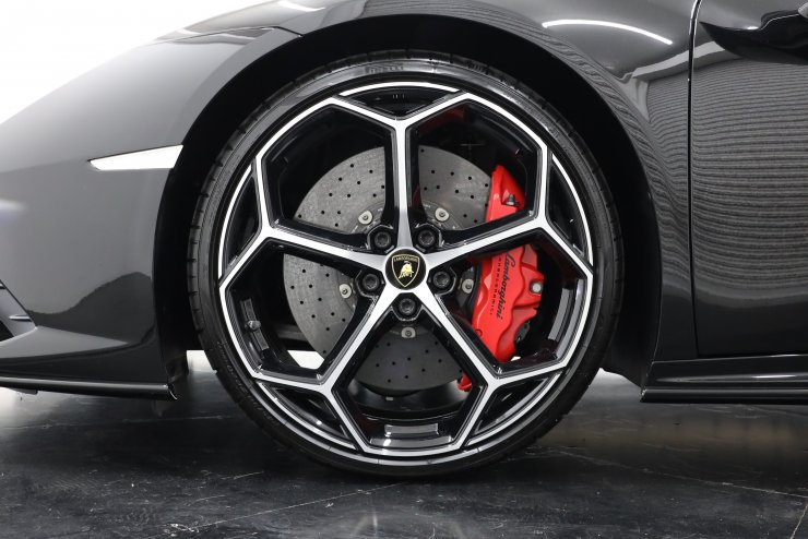 Lamborghini ランボルギーニ RWD LP盤 ランボルギーニ ウラカン EVO RWD クーペ 1オーナー OP総額約435万円