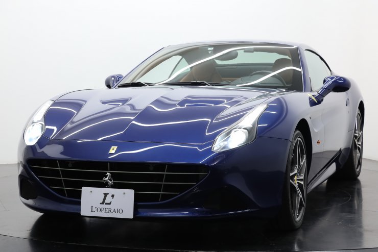 値下げ!新品!フェラーリ カリフォルニアT ＊カーボンキックプレート＊サイドシル フェラーリ カリフォルニア T ハンドリングスペチアーレ F1 DCT 正規