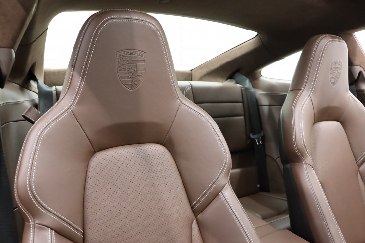 ポルシェ 911(Type992) カレラS PDK 有償色 ブラウンクラブレザー