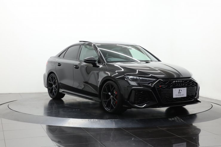アウディ RS3セダン 1オーナー OBD済み 純正19インチアルミ パノラマ