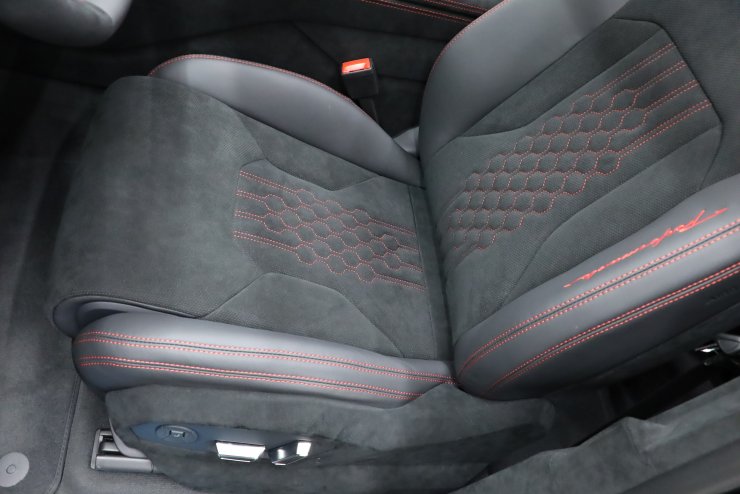 ランボルギーニ ウルス ペルフォルマンテ 1オーナー 純正23