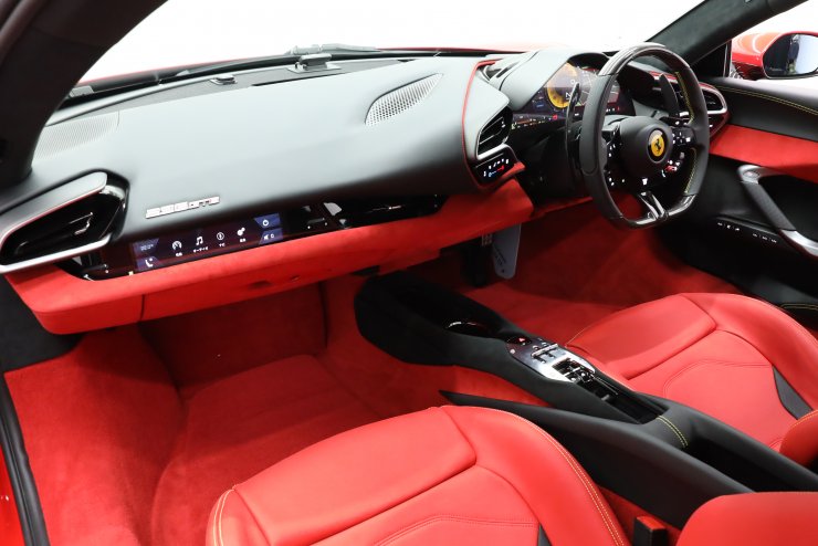 フェラーリ 296 GTB F1 DCT 正規ディーラー車 新車