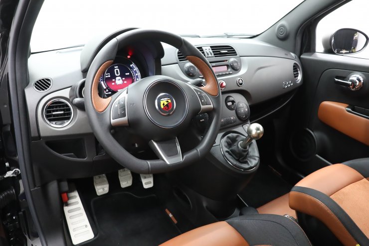 アバルト 595 コンペティツィオーネ 5MT 左H 前期最終モデル レコード