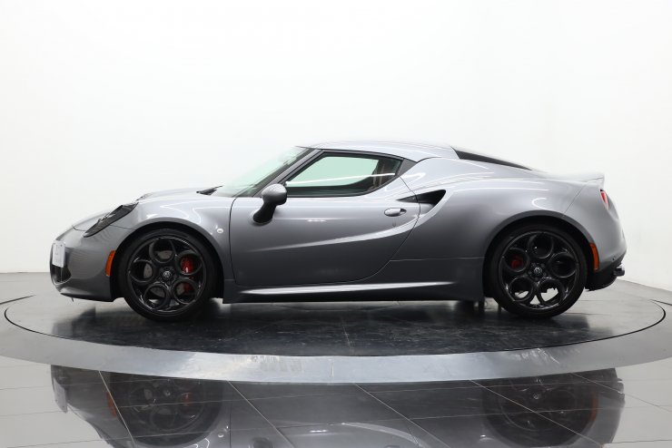 アルファロメオ 4C Coupe 左ハンドル 赤革 スポーツパッケージ レザー