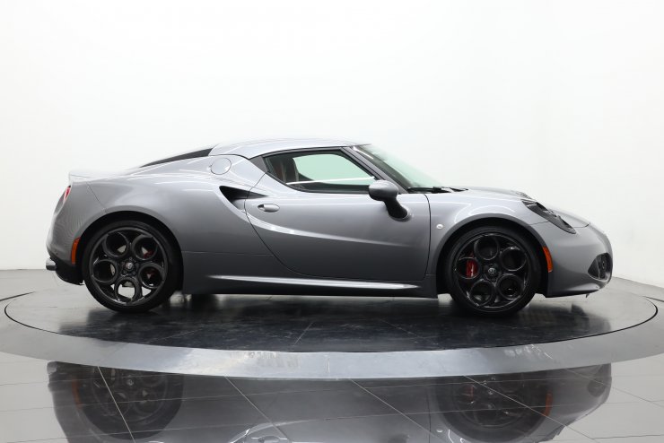 アルファロメオ純正4C インナーソフトカバー　専用バッグ付 アルファロメオ純正4C インナーソフトカバー 専用バッグ付 Alfa Romeo