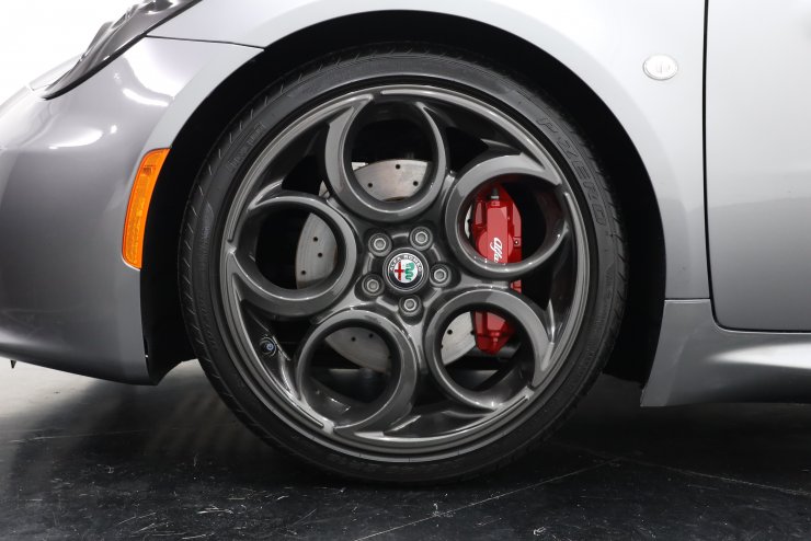 アルファロメオ 4C Coupe 左ハンドル 赤革 スポーツパッケージ レザー