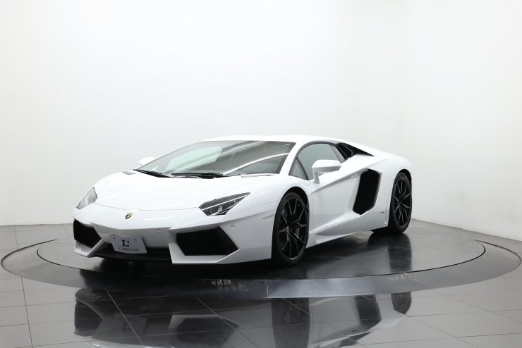 ランボルギーニ アヴェンタドール LP700-4 正規ディーラー車 フロント