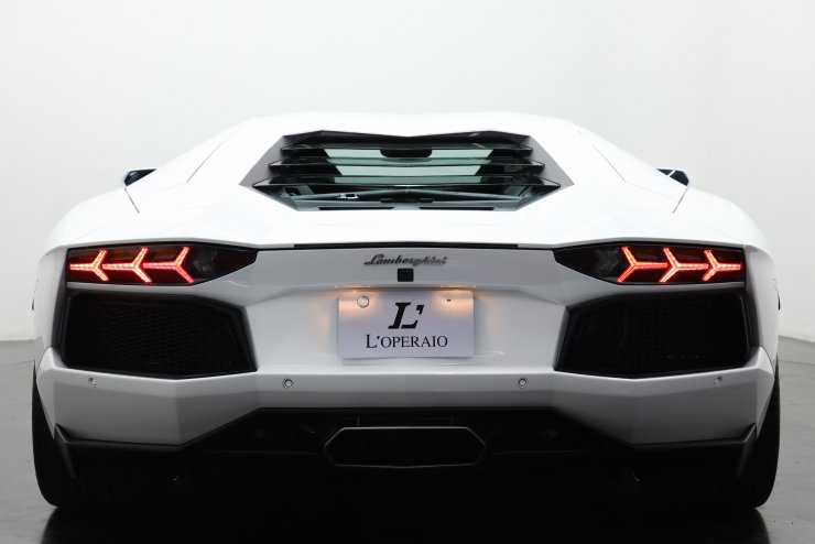 ランボルギーニ アヴェンタドール LP700-4 正規ディーラー車