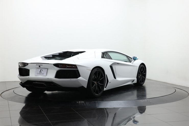 ランボルギーニ アヴェンタドール LP700-4 正規ディーラー車 フロント