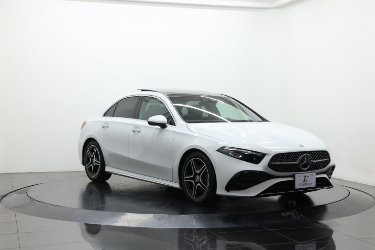 メルセデスベンツ Aクラス A200dセダン 現行後期モデル 1