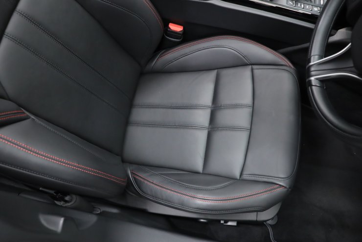 マセラティ クアトロポルテ S グランスポーツ 【保証1年付き