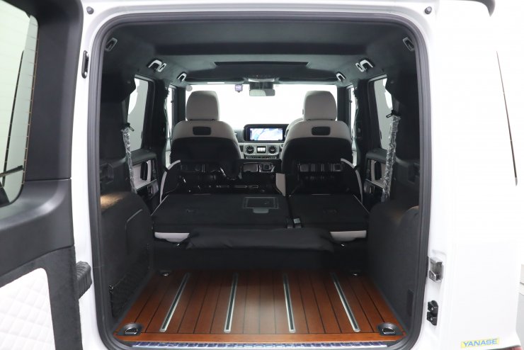 メルセデスベンツ Gクラスロング G400d エディションマグノホワイト 1