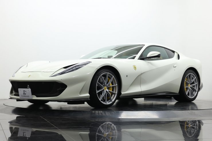 フェラーリ 812 Super Fast F1 DCT 正規ディーラー車 ベージュレザー