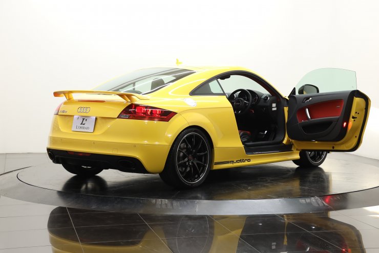 アウディ TT RSクーペ Sトロニック アウディエクスクルーシブカラー