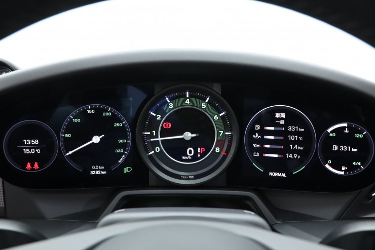 ポルシェ 911(Type992) タルガ4 PDK 1オーナー オプション総額約526万