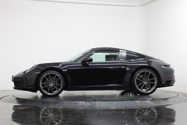 ポルシェ 911(Type992) タルガ4 PDK 1オーナー オプション総額約526万