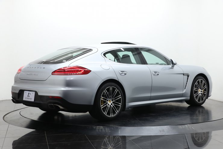 ポルシェ パナメーラ ターボ PDK 左ハンドル 後期モデル ブラウン