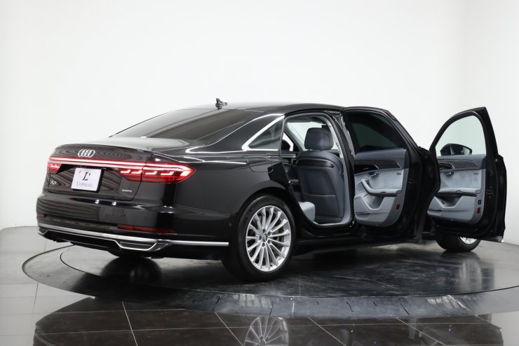 アウディ A8 55TFSI クワトロ アウディデザインセレクション