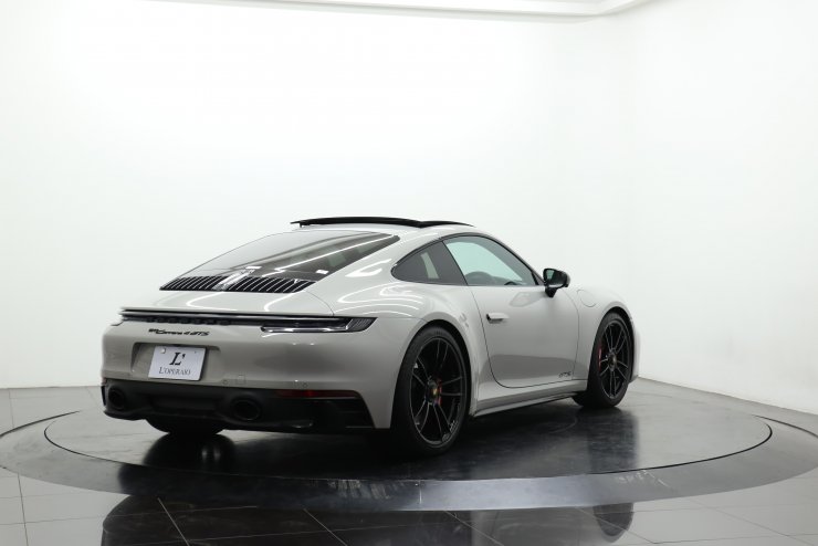 ポルシェ 911(Type992) カレラ4 GTS PDK 1オーナー車 走行距離600㎞台