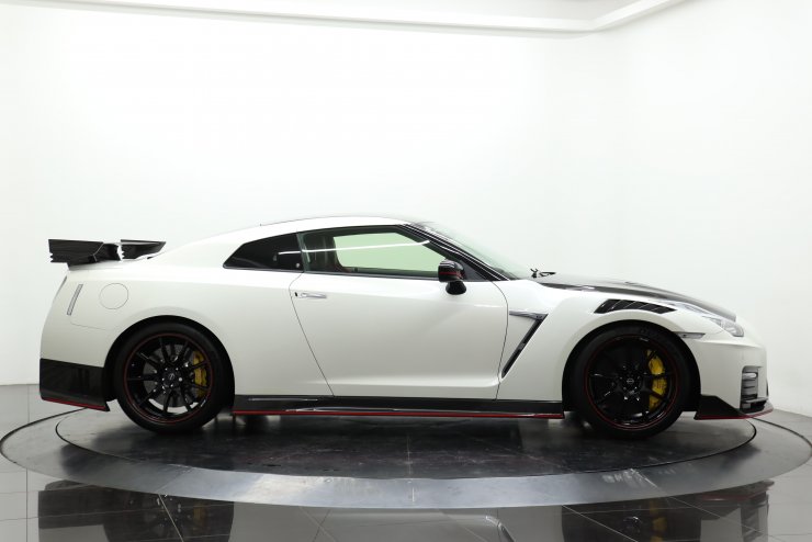 日産 GT-R NISMO スペシャルエディション 特別仕様車 有償色 スポーツ
