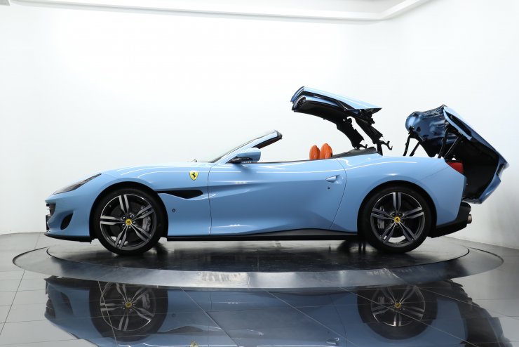 フェラーリ ポルトフィーノ F1 DCT 正規ディーラー 左ハンドル 特注