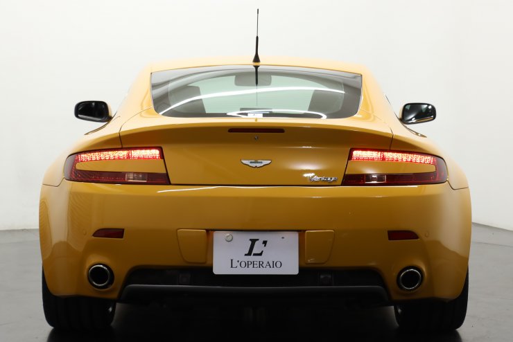 アストンマーティン V8 ヴァンテージ クーペ 6MT 正規ディーラー車 右