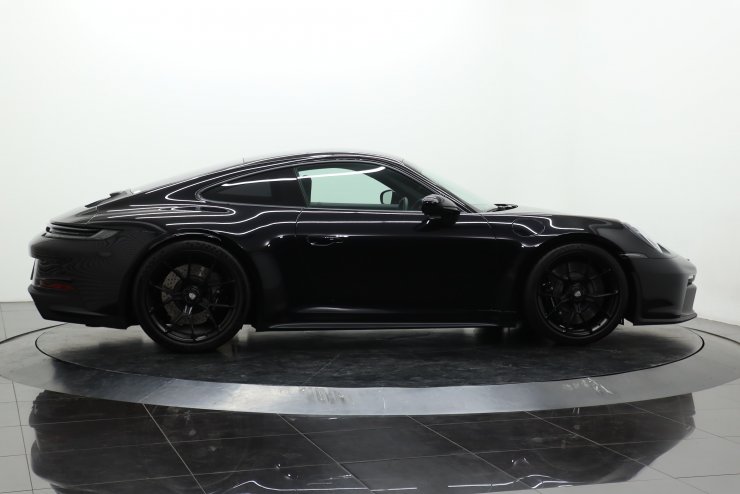 ポルシェ 911(Type992) GT3 ツーリング 6MT 左ハンドル スポーツクロノ