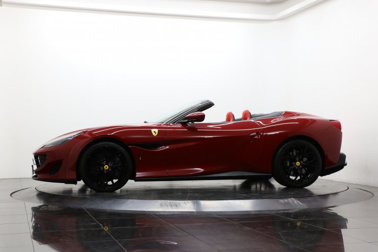 フェラーリ ポルトフィーノ F1 DCT 正規ディーラー車 左ハンドル 外装