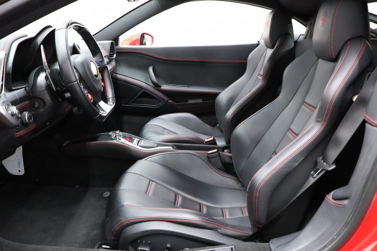 フェラーリ 458 イタリア F1 DCT 正規ディーラー車 黒革 カーボン