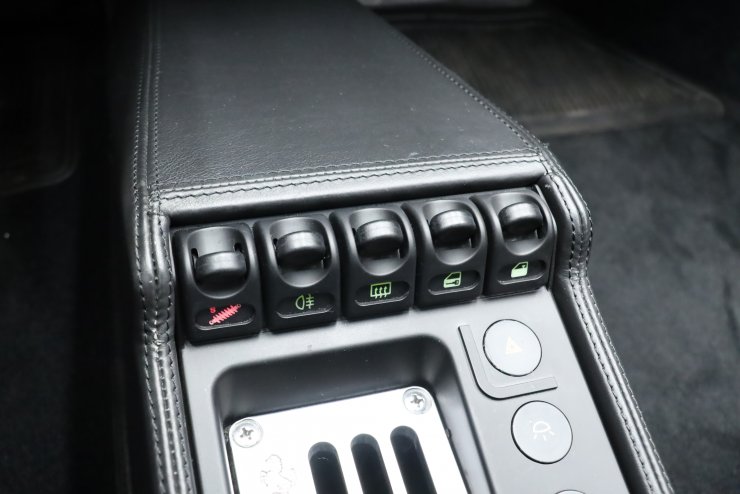 フェラーリ F355 Berlinetta 6MT 後期XRシャーシ EUモデル 新車並行