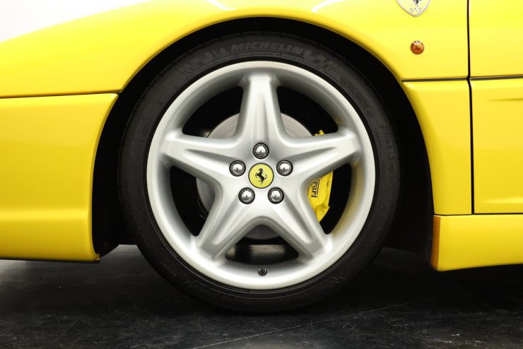 フェラーリ F355 Berlinetta 6MT 後期XRシャーシ EUモデル 新車並行