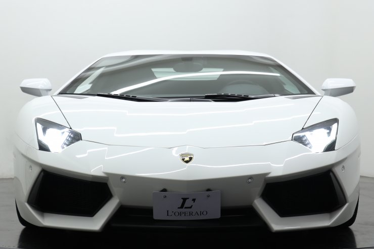 ランボルギーニ アヴェンタドール LP700-4 正規ディーラー車