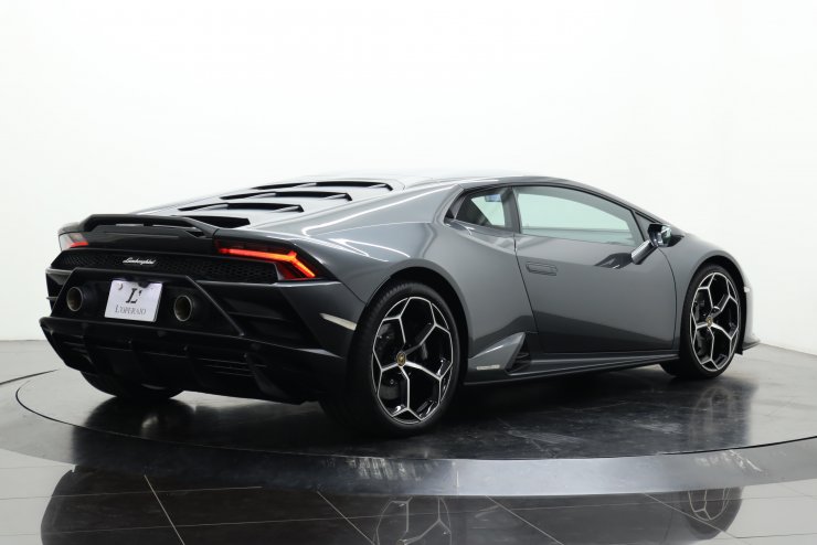 【未使用】ランボルギーニ ウラカンEVO メンテナンスキット 希少品 未使用品】ランボルギーニ 純正アクセサリー メンテナンス