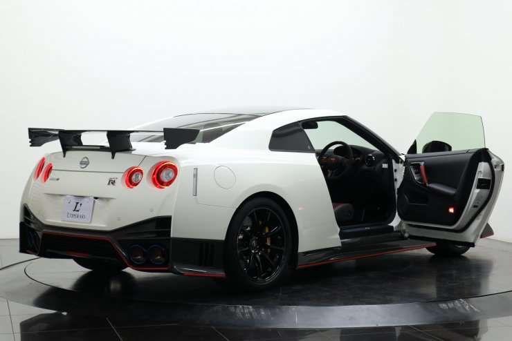 日産 GT-R NISMO 後期モデル MY22 走行400キロ未満 ニスモスポーツ
