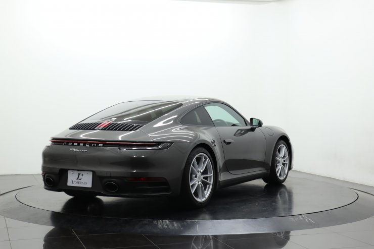 ポルシェ 911(Type992) カレラ PDK アゲートグレーメタリック 純正19