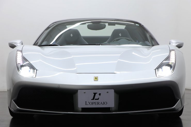 フェラーリ 488 Spyder 正規ディーラー車 ツートンエクステリア