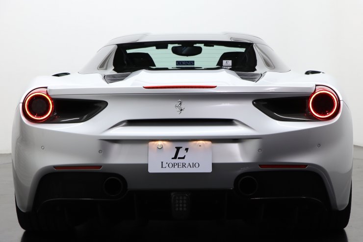 フェラーリ 488 Spyder 正規ディーラー車 ツートンエクステリア