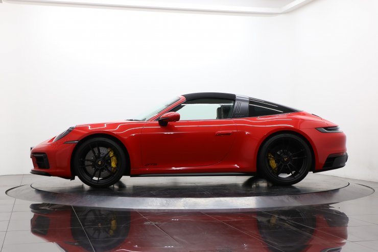 ポルシェ 911(Type992) Targa 4 GTS PDK PCCB GTSインテリアPKG