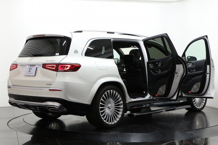 メルセデスベンツ マイバッハ GLS600 4マチック 1オーナー 有償色 黒革