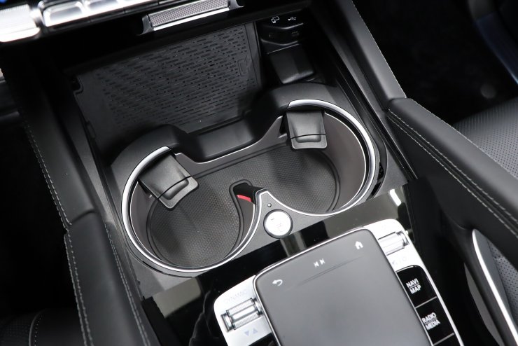 メルセデスベンツ マイバッハ GLS600 4マチック 1オーナー 有償色 黒革