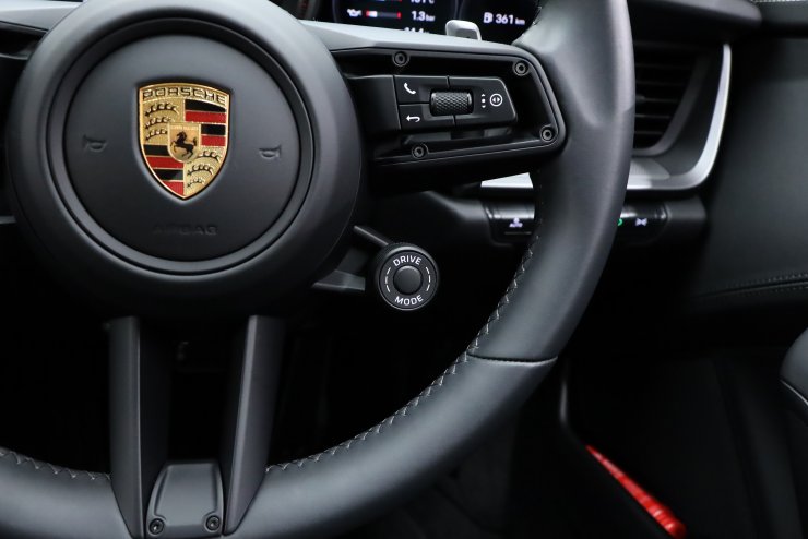 ポルシェ 911(Type992) Carrera S PDK 1オーナー 有償色 スポーツ