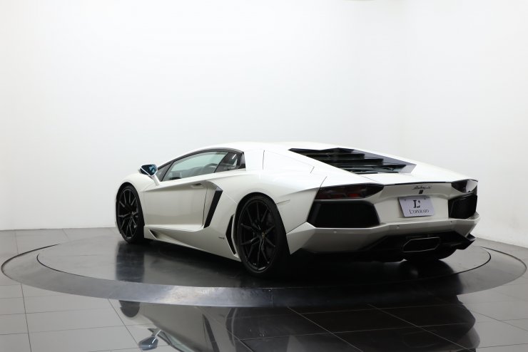 ランボルギーニ アヴェンタドール LP700-4 正規ディーラー車 フロント