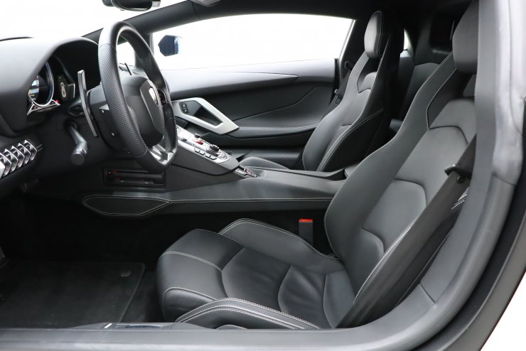 ランボルギーニ アヴェンタドール LP700-4 正規ディーラー車 フロント
