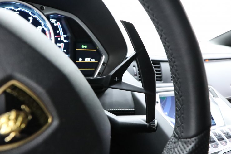 ランボルギーニ アヴェンタドール LP700-4 正規ディーラー車 フロント