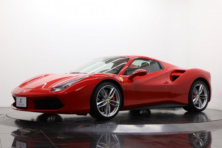 フェラーリ 488 Spyder F1 DCT 20インチ鍛造アルミ フロントリフト