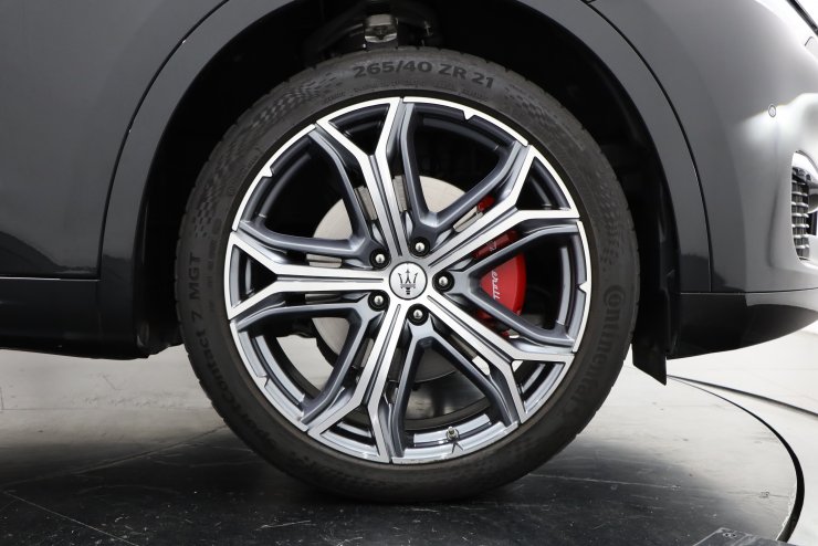 マセラティレヴァンテ純正21インチヘリオスマットホイール マセラティ レヴァンテS 純正 21インチ タイヤホイールセット の