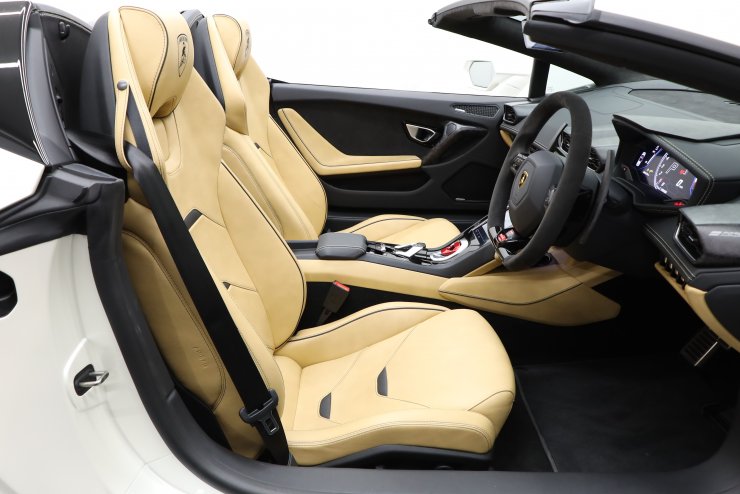 ランボルギーニ ウラカン EVO Spider RWD 1オーナー 右ハンドル