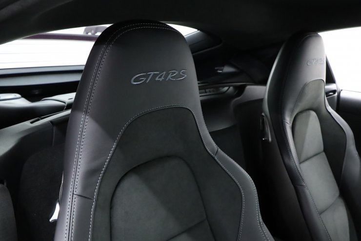 ポルシェ 718 Cayman GT4 RS PDK 左ハンドル クロノパッケージ
