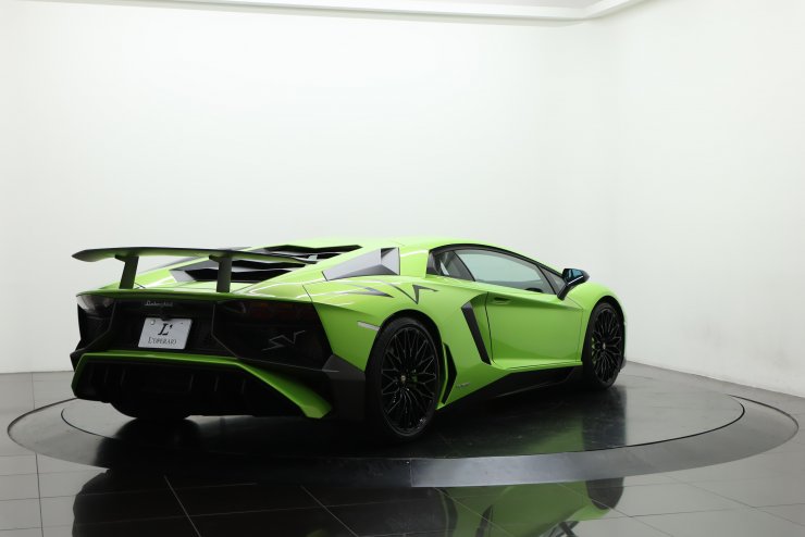 ランボルギーニアヴェンタドールSV・SVJカタログ2冊セット